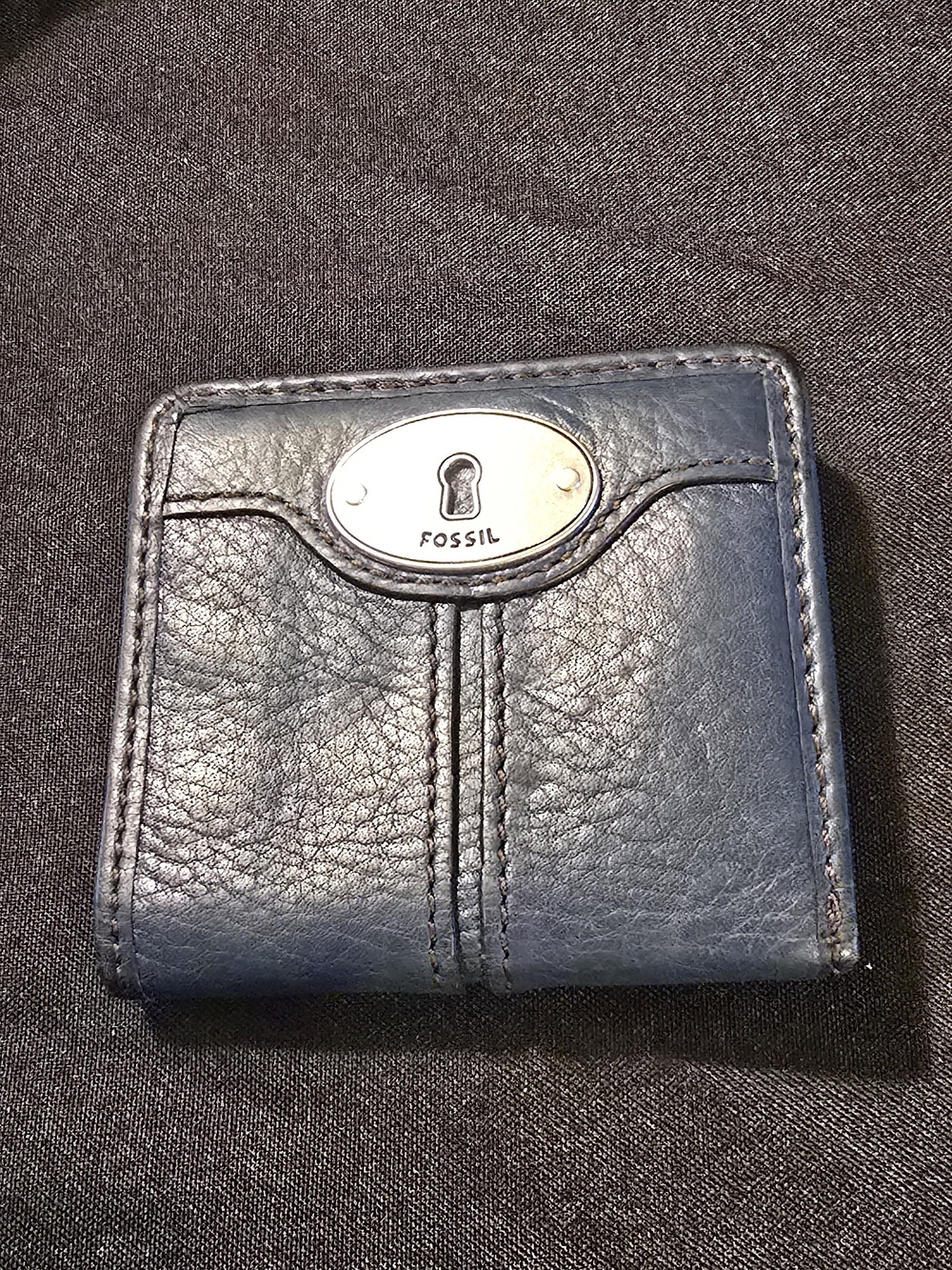 vintage blue leather Fossil bifold wallet